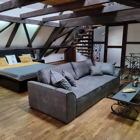 Galerie Lucia 5 -loft *